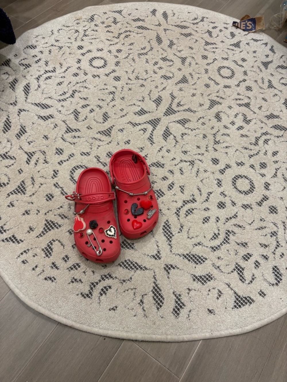 Karol G crocs - Picture 4 of 6